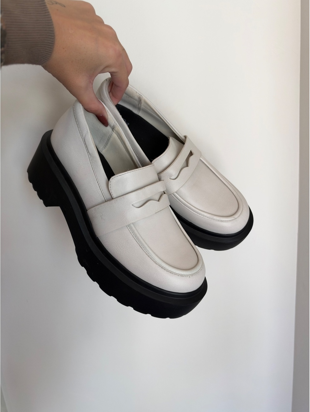 Wild Fable White Chunky Platform Loafers Women’s Size 8 Lug Sole
